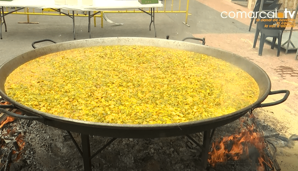 Rotglà i Corberà s’acomiada de les festes patronals amb una paella gegant