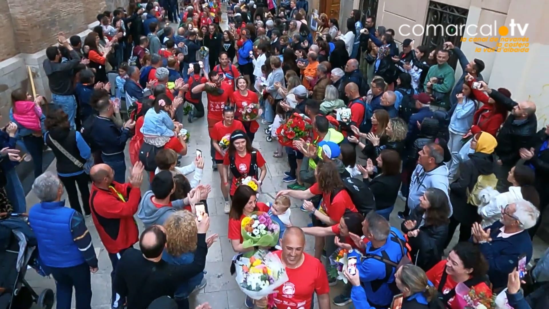 144 persones peregrinen de Canals fins la Basílica de València