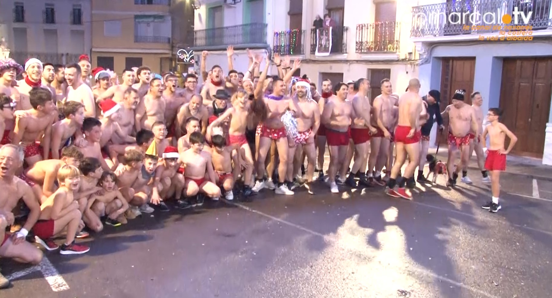 La Font de la Figuera celebra la tradicional carrera de calçotets