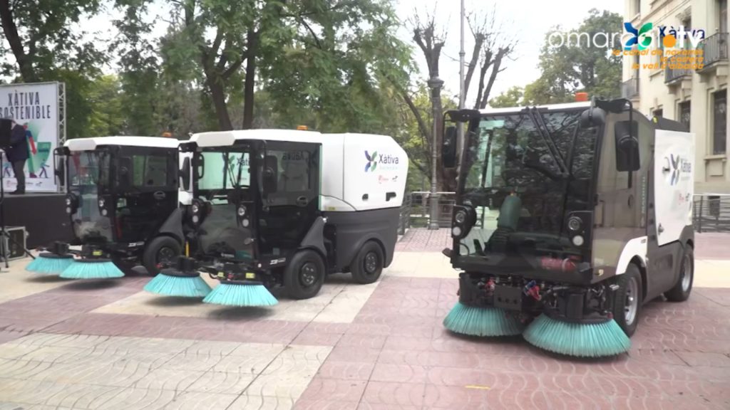 Xàtiva presenta la maquinària del nou servei de neteja