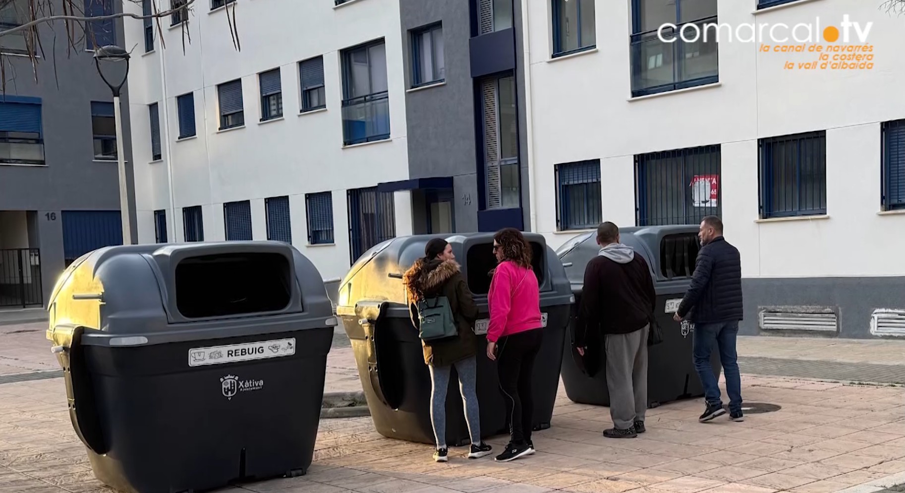 Xàtiva tria amb el contenidor amb tapa